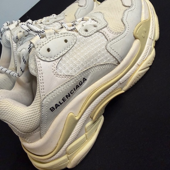 Balenciaga Off-White and Beige Sneakers